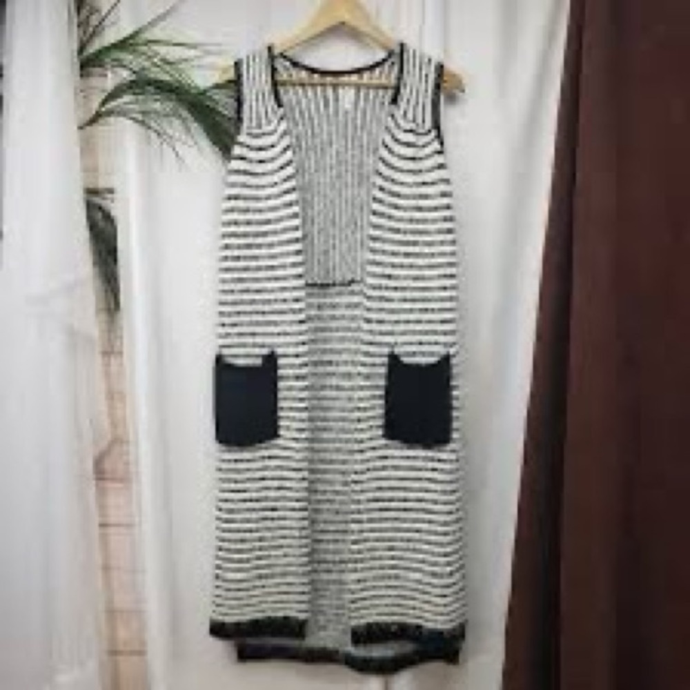 POL Black and Cream Striped Long Length Cardigan Vest Sweater M